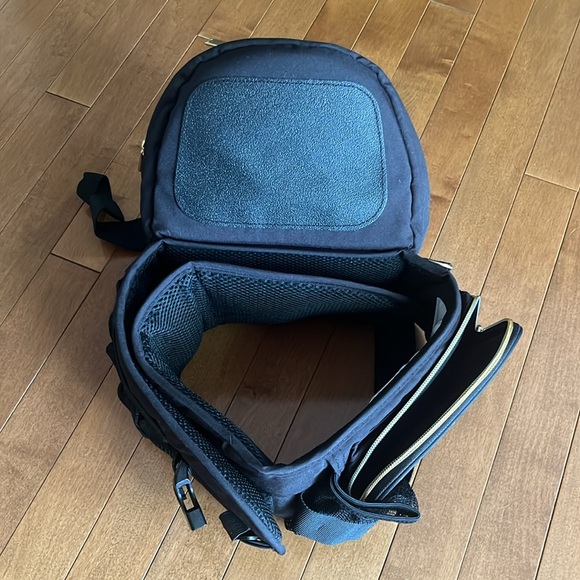 Tushbaby Hip Carrier - Picture 2 of 2